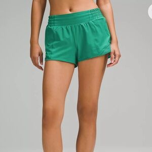 Lululemon Hotty Hot Lined Short 2.5"